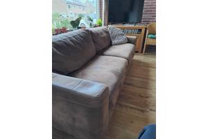 Complete zithoek aangeboden