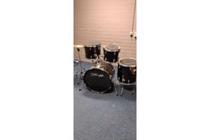 Gratis af te halen: Mooi gebruikt Stagg drumstel!