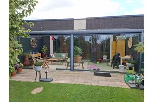 Aangeboden tuinkamer 7x3 m2