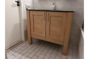 Keurig badkamermeubel + bijpassende spiegel met verlichting