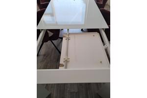 Nog in goede staat wandmeubel plus eettafel