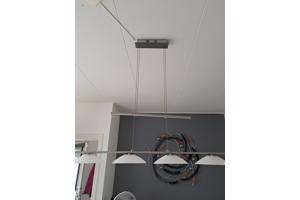 Nog in goede staat wandmeubel plus eettafel