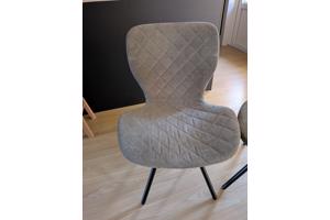 3 eetkamer stoelen gratis af te halen