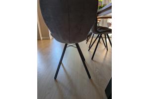 3 eetkamer stoelen gratis af te halen