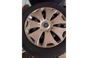 Set winterbanden op velg