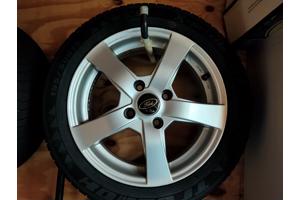 Te koop nieuwe winterbanden Ford Fiesta 195/50R15 steek 108