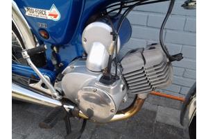 oldtimer Suzuki A100 nieuwstaat