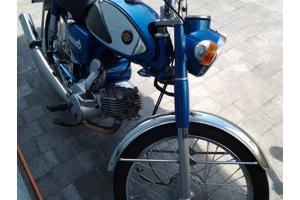 oldtimer Suzuki A100 nieuwstaat