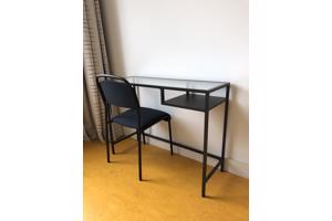 Laptoptafel en bijpassende stoel