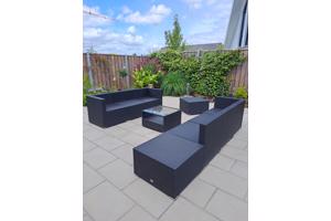 Tuinstel plus tafel en kussens