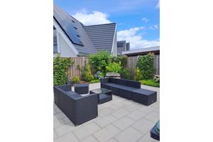 Tuinstel plus tafel en kussens