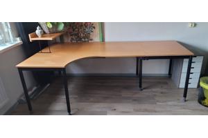 Heel degelijk mooi bureau