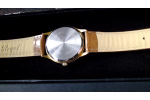 Quarz horloge merk Regal