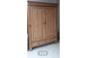 Oud grenen kast met mega veel bergruimte