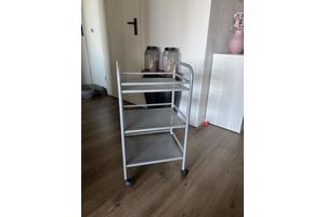Tafeltje op wielen