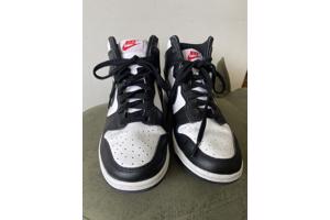 Nike dunk panda high