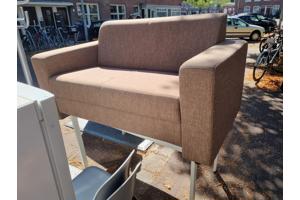Kasten, bank, tafel allemaal gratis af te halen