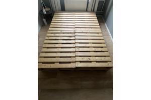 8 pallets van 70x100cm