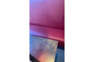 Heeft aandacht nodig goede en minder goede stoelen en banken