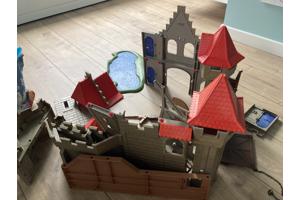 Playmobil kasteel 150+ onderdelen