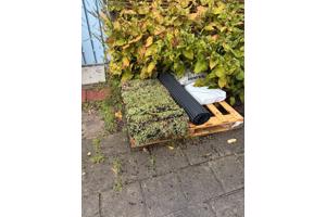 Nog stuk sedum dak over,