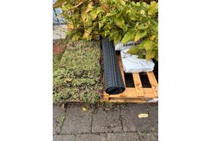 Nog stuk sedum dak over,
