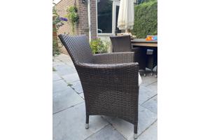 6 bruine tuinstoelen met kussen