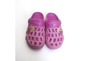 Crocs slipper schoen verticaal pink fuchsia met meisje 32