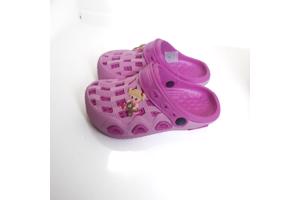 Crocs slipper schoen verticaal pink fuchsia met meisje 32