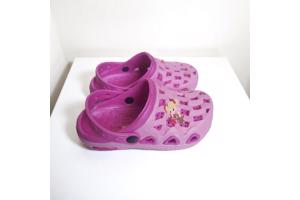 Crocs slipper schoen verticaal pink fuchsia met meisje 32