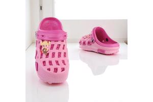 Crocs slipper schoen verticaal pink fuchsia met meisje 32
