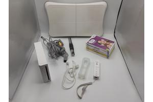 Nintendo Wii console + 1 controller + 1 nunchuk + 6 games +