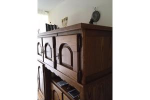 Gratis eiken wandmeubel