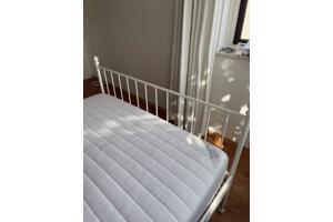 Metalen spijlen bed ikea