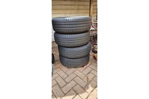 Autobanden op velgen Opel Astra