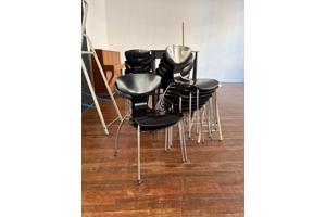 Stoelen uit theaterstudio ca. 30
