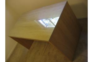 IKEA bureau Mikael met glasplaat