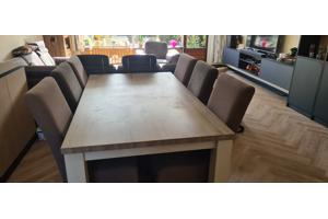 Eettafel en 6 eetkamerstoelen