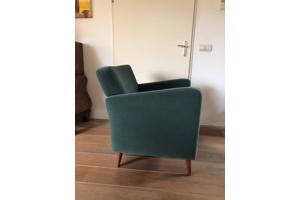 Groene fauteuil van alcantara-stof