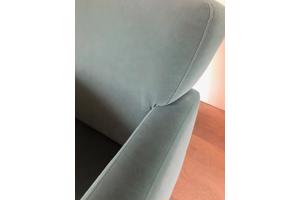 Groene fauteuil van alcantara-stof