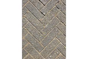 Gratis af te halen: 30m2 gebruikte betonnen klinkers