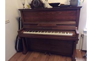 Piano zoekt nieuw huis!