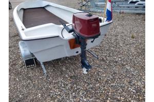 Polyester Boot Met 4pk Buitenboordmotor