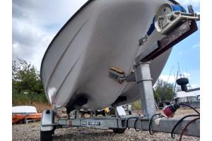 Polyester Boot Met 4pk Buitenboordmotor