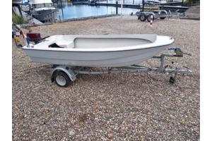 Polyester Boot Met 4pk Buitenboordmotor