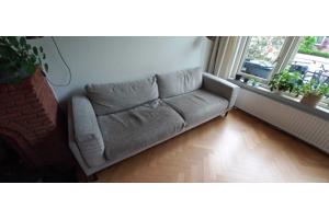 Lichtgrijze 3 zitsbank