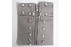 Suede zachte rok grijs met zilveren studs L