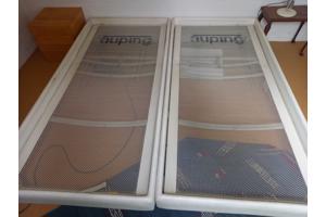 2 aupingbedden met verstelbare bodem