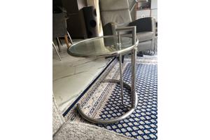 Rond glazen bijzettafel in hoogte verstelbaar