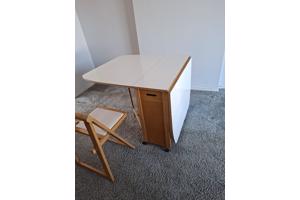 tafel uit/inklapbaar aan beide kanten 170x85 met 4 klapstoelen